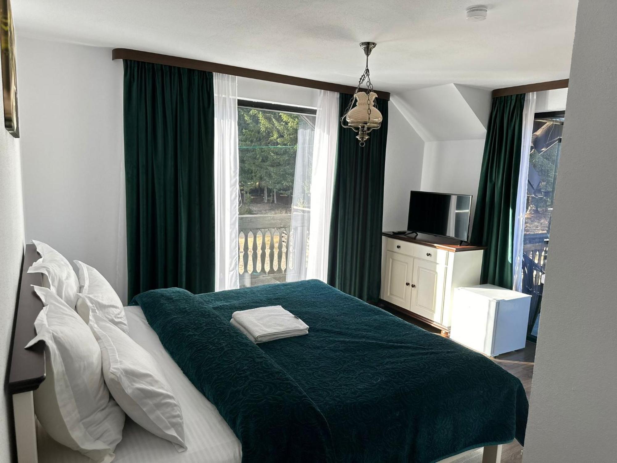 Conacul Muntii Bucovinei Hotel Câmpulung Moldovenesc Buitenkant foto